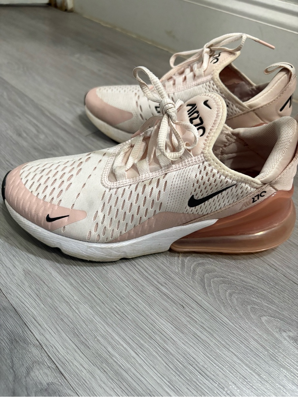 Nike Women’s Air Max 270 Pale Pink/White Sneakers